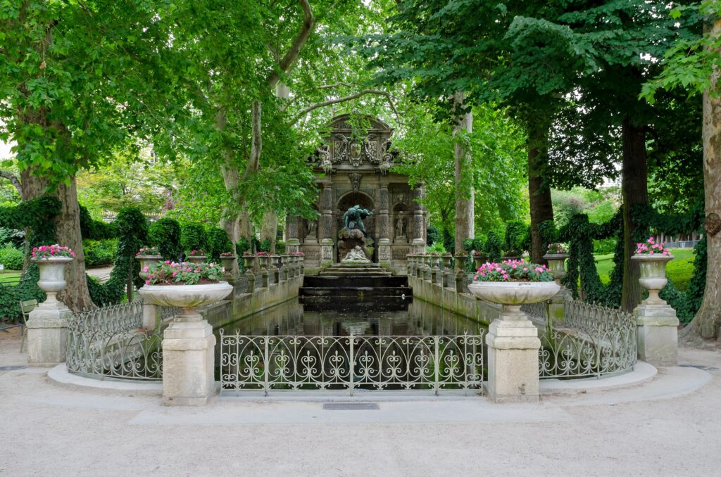 UpTrek Art Retreat Secrets of Paris Parks